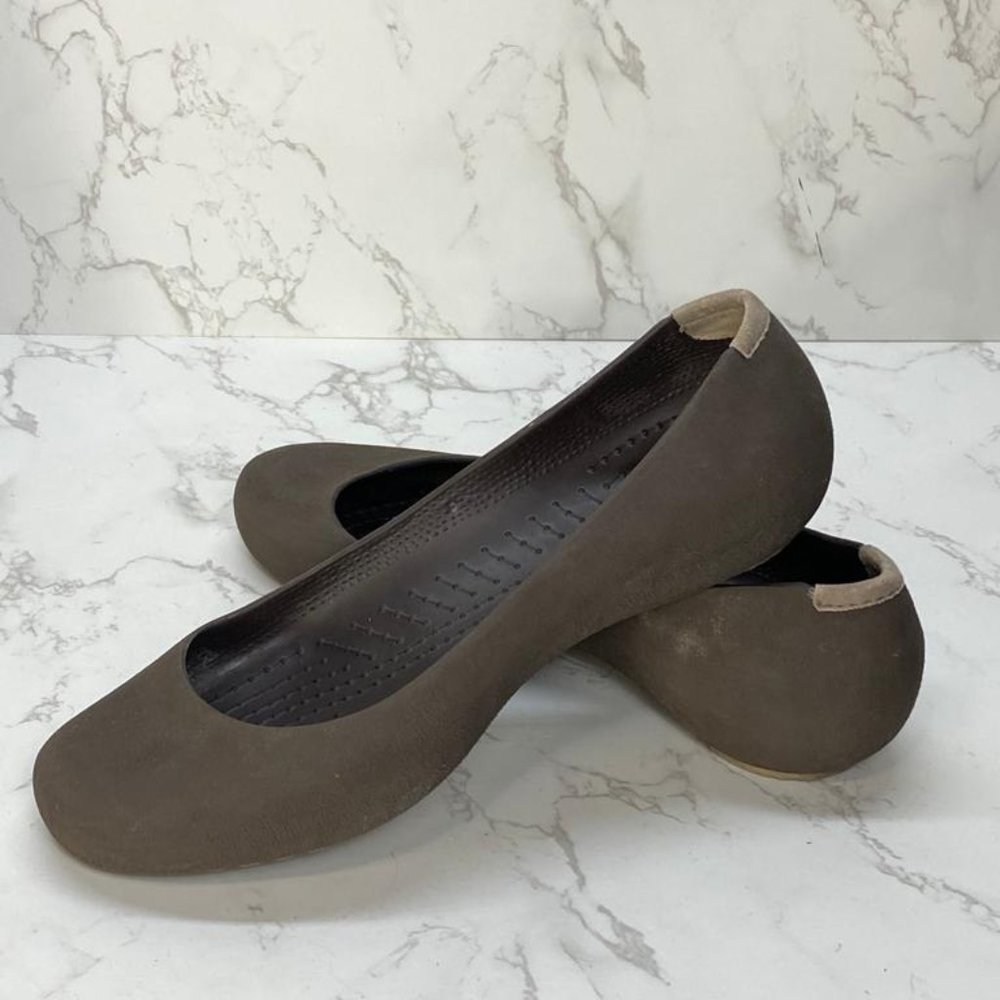 Crocs MARNIE FLAT Womens Size 10 Bro Ballet Shoes Loafers Slip On Comfort Beach